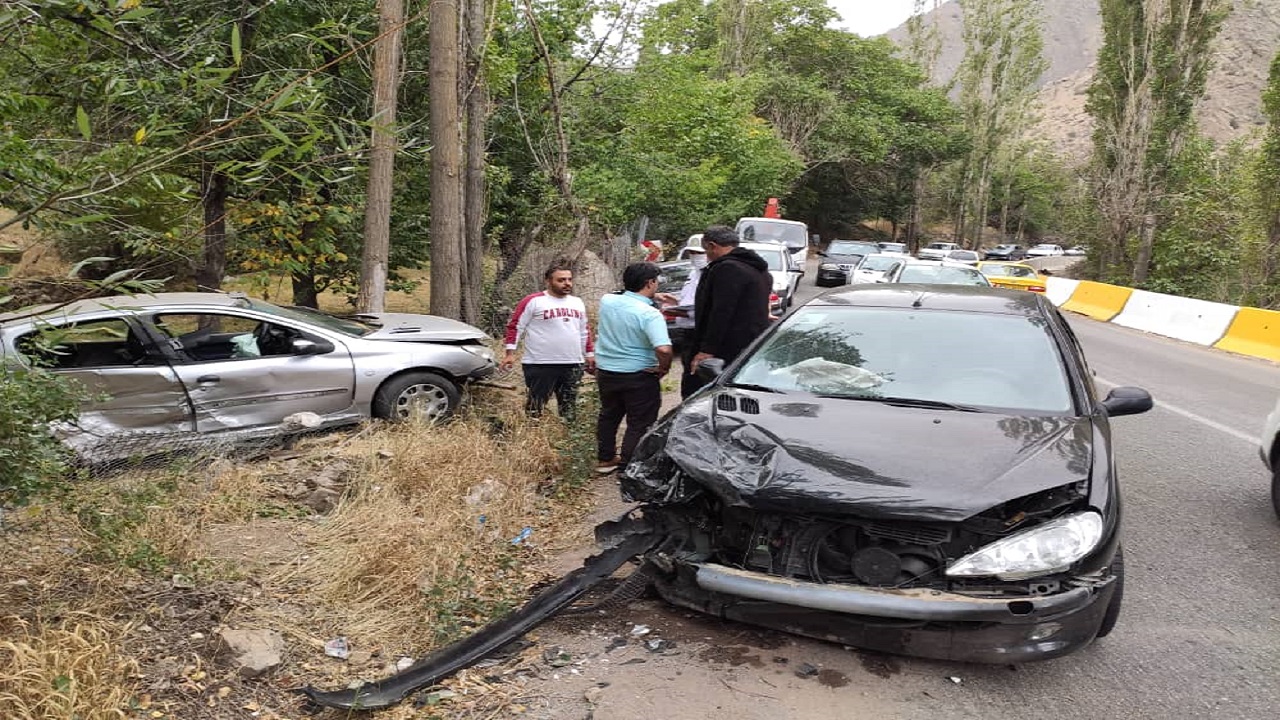 تصادف دو خودروی ۲۰۶ در جاده چالوس حادثه آفرید