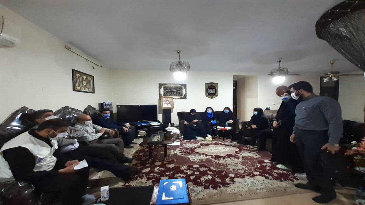 دیدار جمعی از اصحاب رسانه با خانواده شهیدان فرجوانی در اهواز