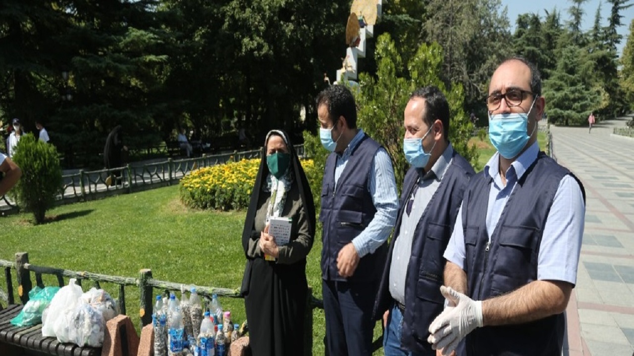 پاکسازی بلند‌ترین خیابان خاورمیانه از " ته سیگار "