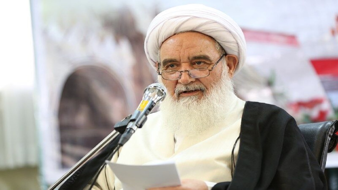 رمز پیروزی ایران اسلامی اطاعت از ولایت فقیه است