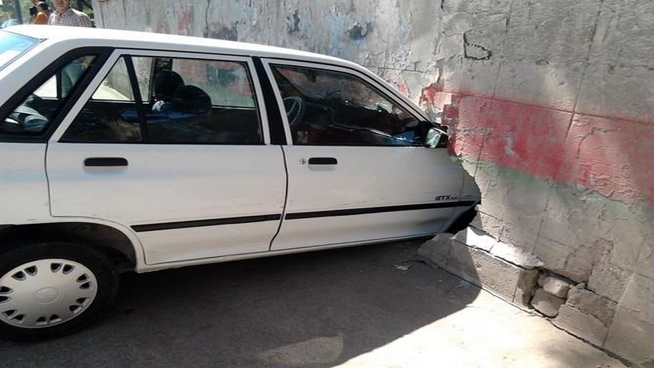 ۳ کشته و مصدوم در حادثه برخورد پراید با دیوار