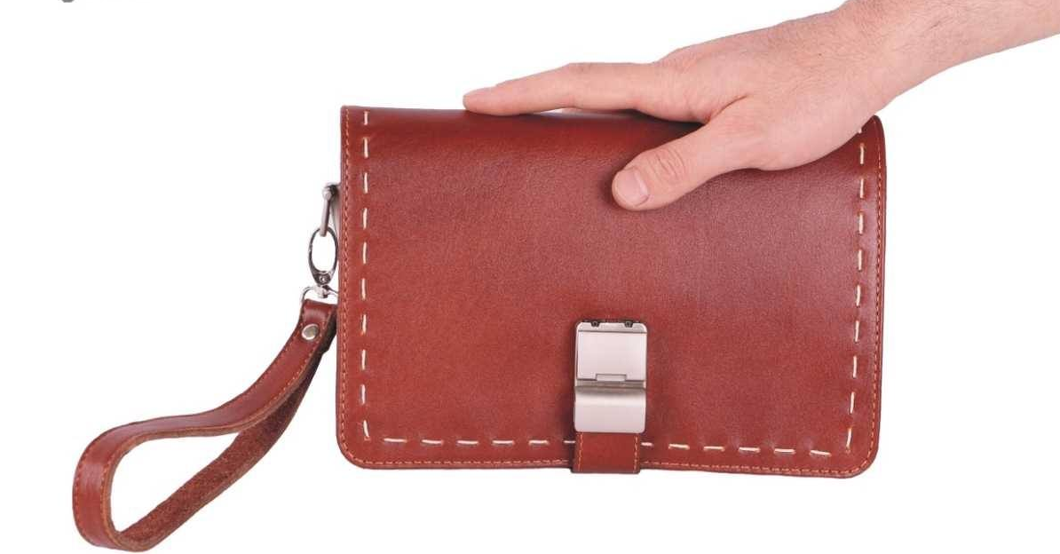 کیف دستی گمشده به صاحبش رسید
