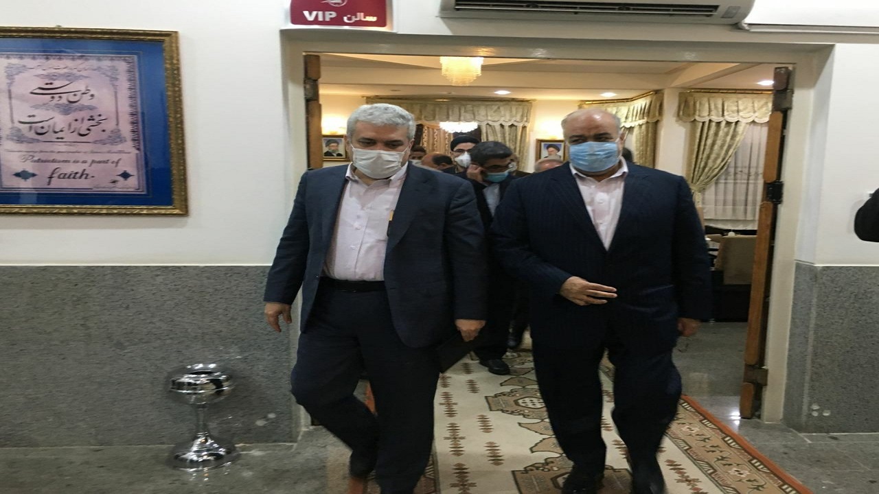 ورود معاون علمی و فناوری رئیس جمهور به کرمانشاه/آغاز پروژه ساخت واحد تولید کاتالیست