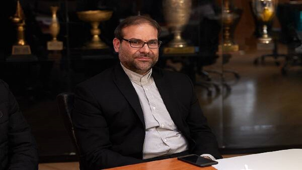 عظیمی: تیم شهروند اراک حق شرکت در لیگ والیبال را ندارد