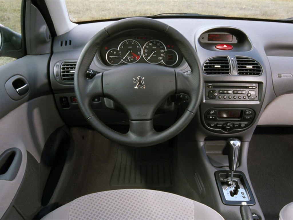 پژو 206 SD V9 پژو 206 SD V9 بخریم یا رانا؟ + مشخصات فنی