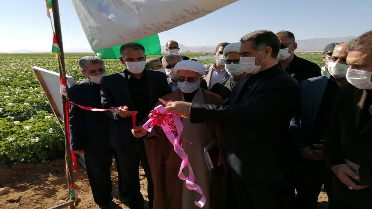 بهره برداری از طرح آبیاری تحت فشار مزرعه عمومی نصرآباد فرادنبه