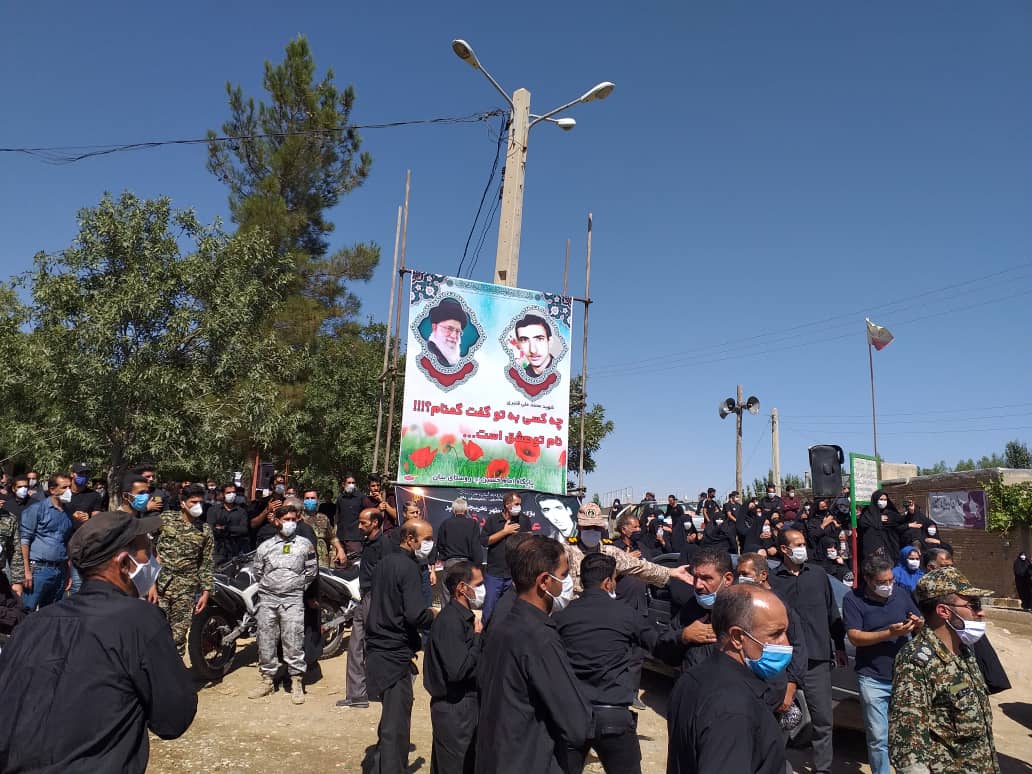 خاکسپاری پیکر شهید علی محمد قنبری در نهاوند پس از ۳۴ سال انتظار