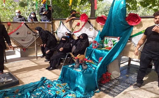 خاکسپاری پیکر شهید علی محمد قنبری در نهاوند پس از ۳۴ سال انتظار