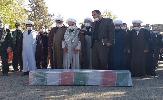 خاکسپاری پیکر شهید علی محمد قنبری در نهاوند پس از ۳۴ سال انتظار