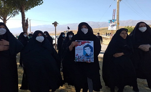 خاکسپاری پیکر شهید علی محمد قنبری در نهاوند پس از ۳۴ سال انتظار