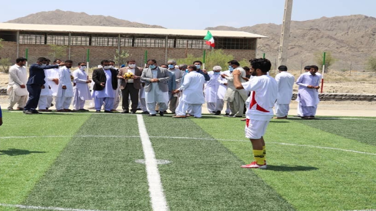 زمین چمن مصنوعی مینی فوتبال روستای هیچان نیکشهر افتتاح شد