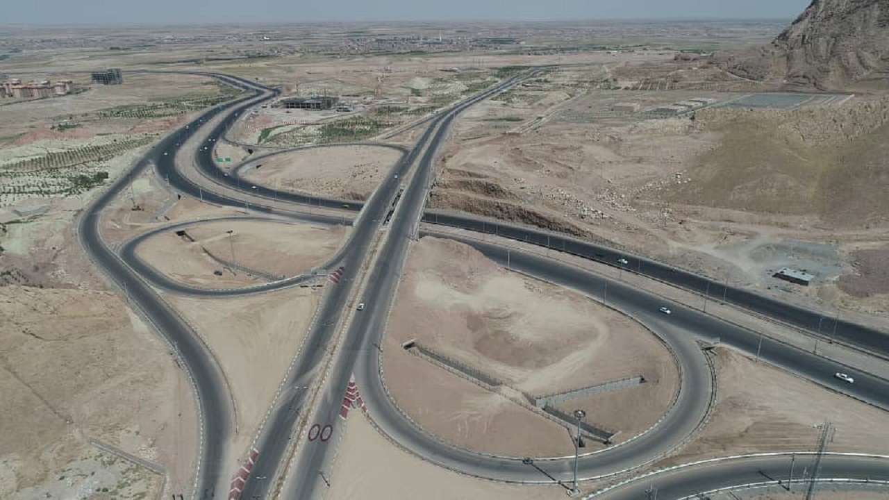 رمپ چهارم تقاطع مدافعان سلامت قم در حال ساخت است