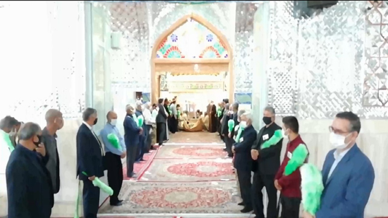 مراسم غبار روبی امامزاده سید حمزه (ع) در کاشمر + فیلم