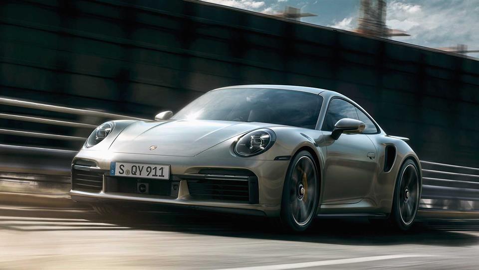 رقابت دیدنی بین پورشه 911 Turbo S و مک لارن 600LT Drag Race