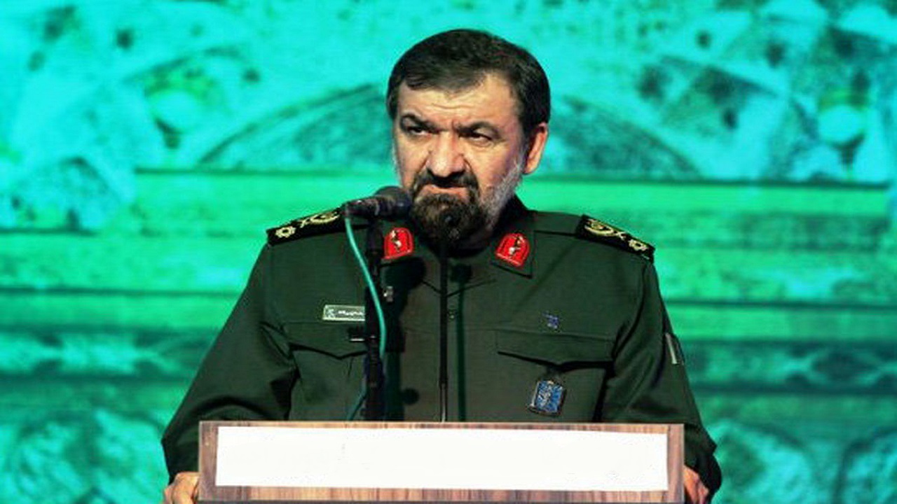 محسن رضایی: آمریکا از تصرف ناو‌های هواپیمابر خود بترسد/ دشمنان سریع‌تر از منطقه خارج شوند