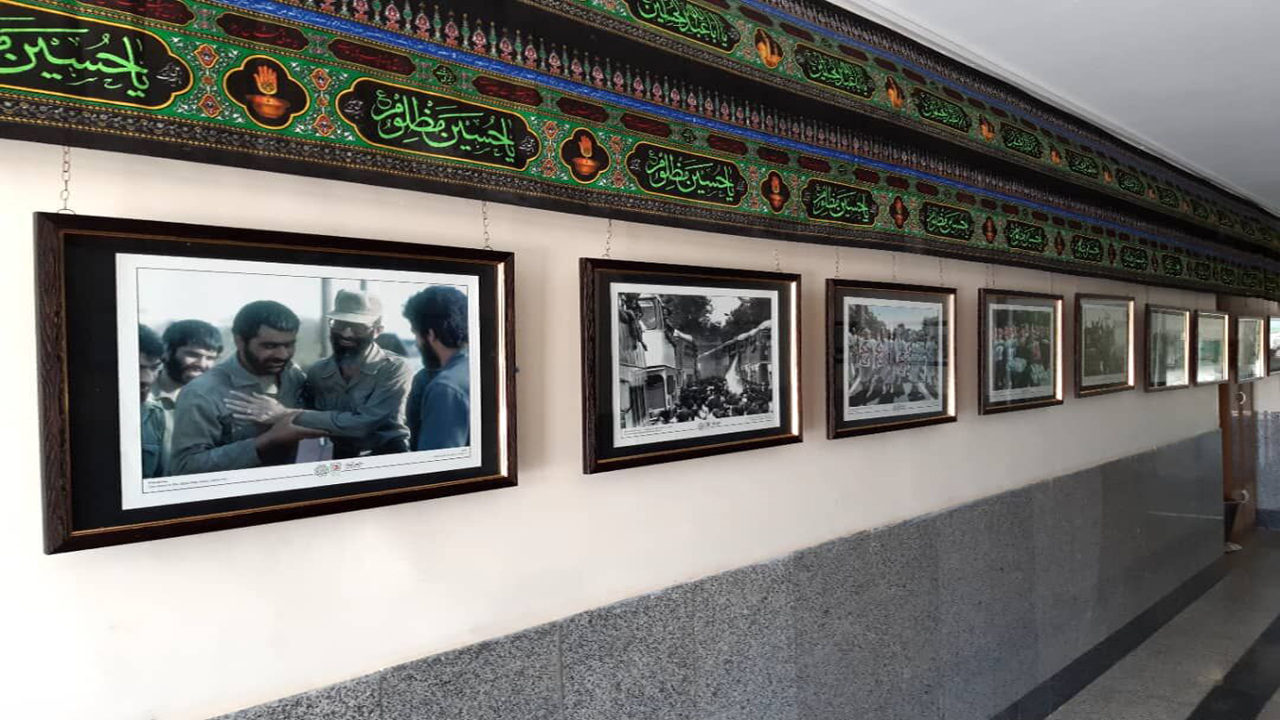 برپایی نمایشگاه عکس دفاع مقدس در مهاباد