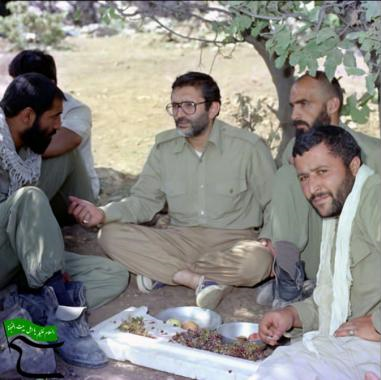 ۱۰ روضه&zwnj;خوان مشهور جبهه&zwnj;ها/ نوحه&zwnj;ای که باعث اخراج مداح از گردان شد!