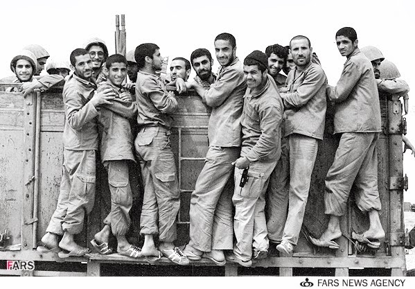 ۱۰ روضه&zwnj;خوان مشهور جبهه&zwnj;ها/ نوحه&zwnj;ای که باعث اخراج مداح از گردان شد! + تصاویر