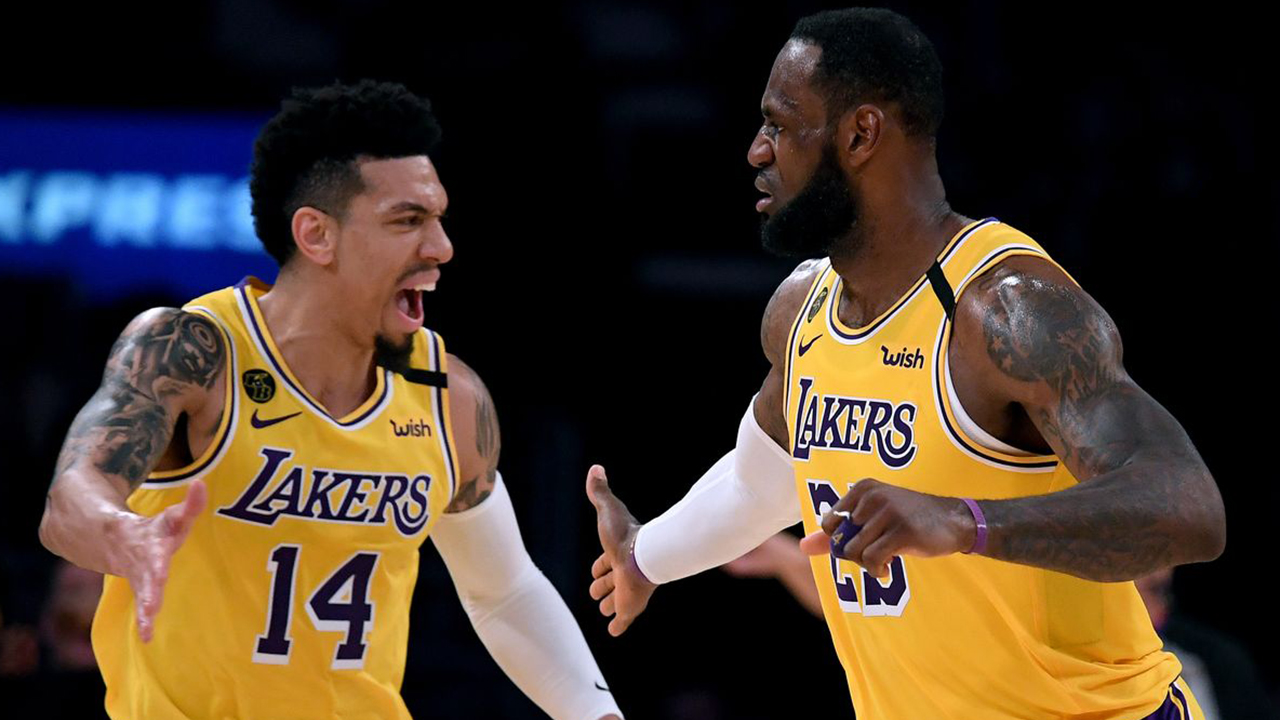پلی‌آف لیگ بسکتبال NBA/ صدرنشینان برای صعود امیدوار شدند