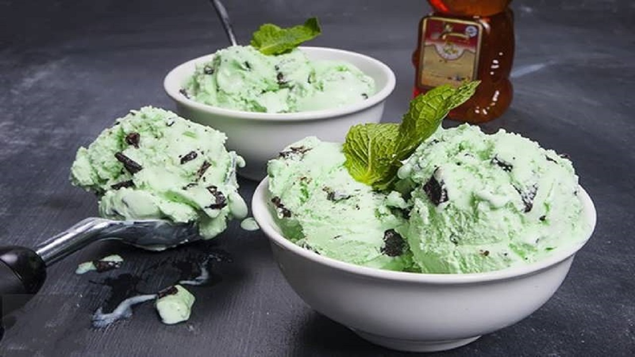 طرز تهیه دسر بستنی نعنایی