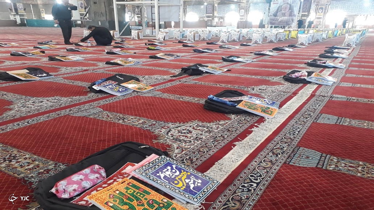 توزیع لوازم التحریر در قالب رزمایش کمک&zwnj;های مؤمنانه به همت مخابرات خوزستان
