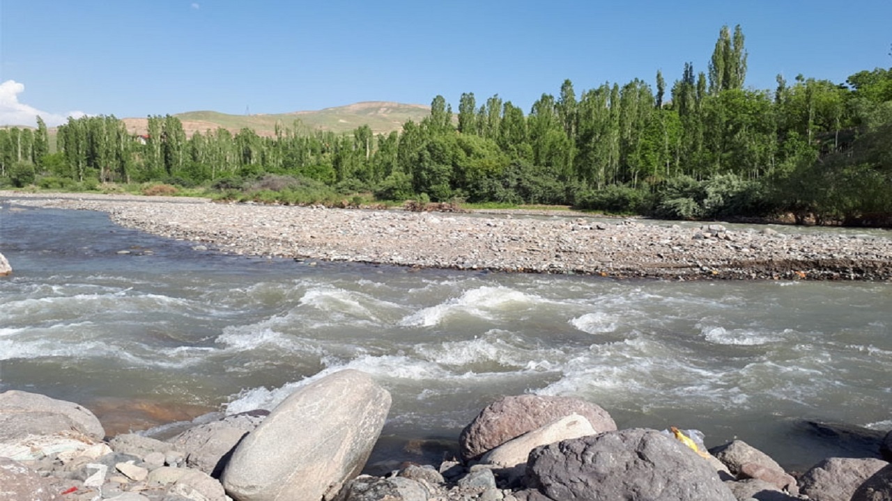 سنگ‌های رودخانه طالقان طعمه طمع‌کاران ناشناس می‌شود/ سودجویانی که به منابع ملی رحم نمی‌کنند