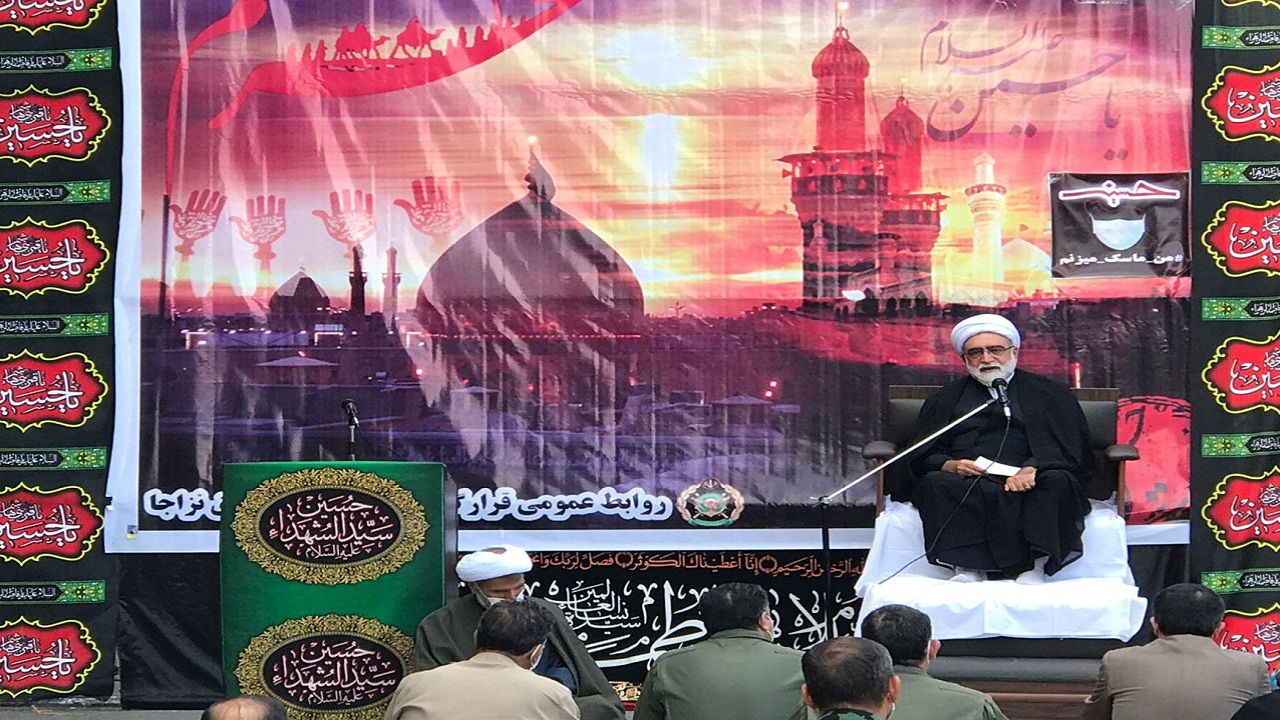 در جنگ هشت ساله یک وجب از خاک ایران را از دست ندادیم
