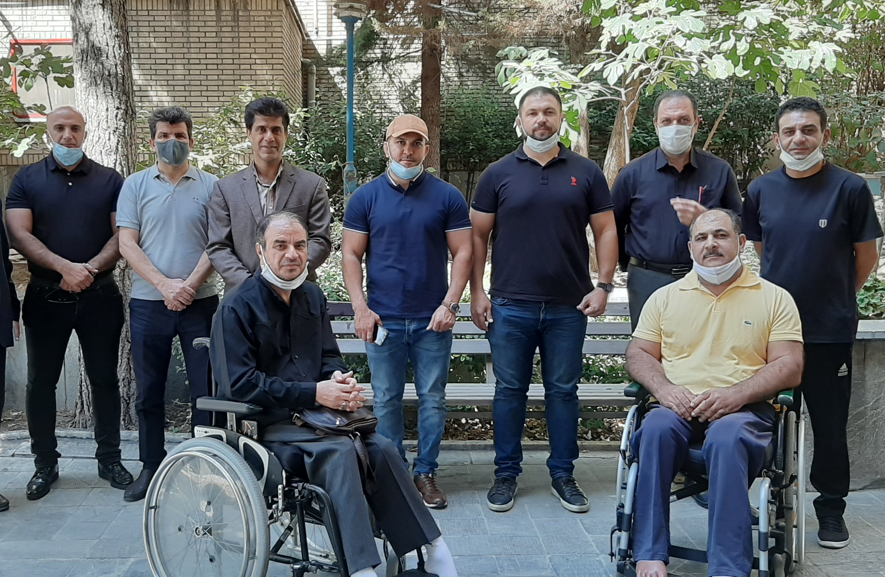 دیدار عنوانداران کشتی با جانبازان قطع نخاعی در روز ملی کشتی