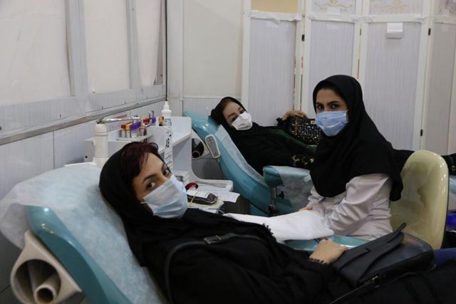 پیوستن انجمن داروسازان تهران به پویش بزرگ نذر خون/ حضور خیرخواهانه و تعهد وفادارانه برای نجات جان بیماران