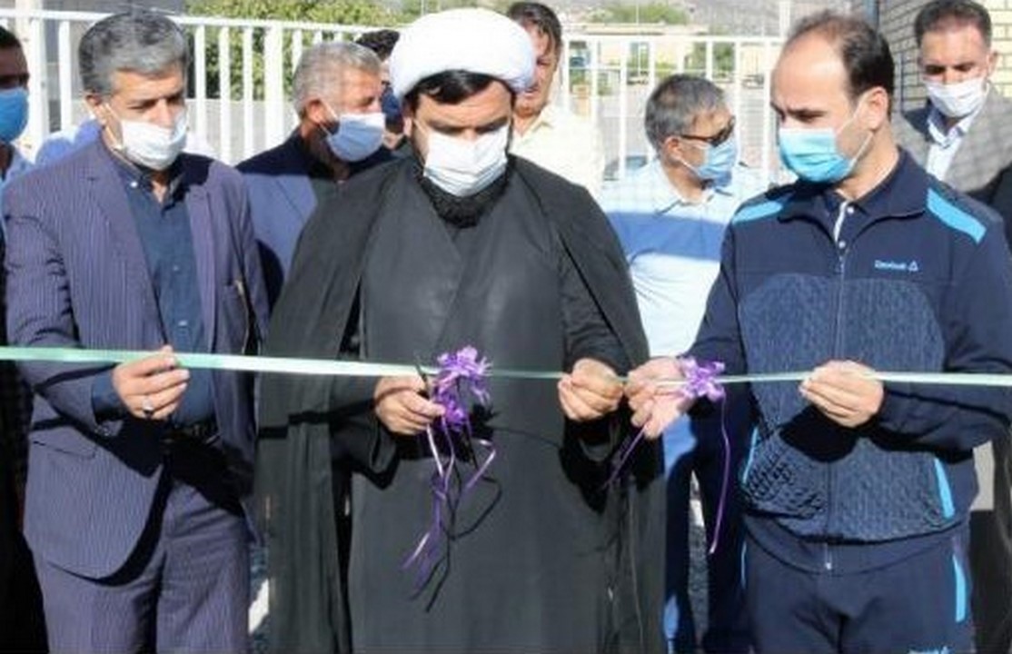 زمین فوتبال چمن مصنوعی روستای سراب کارزان افتتاح شد