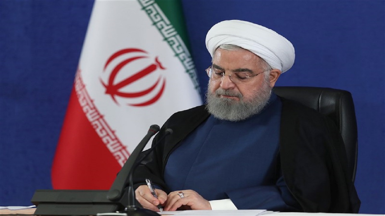دستور رئیس جمهور به "آذری جهرمی" برای تحویل سیم‌کارت دانش‌آموزی