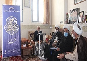 جمعی از مسئولان استان قم با خانواده شهیدان گلستانی دیدار کردند