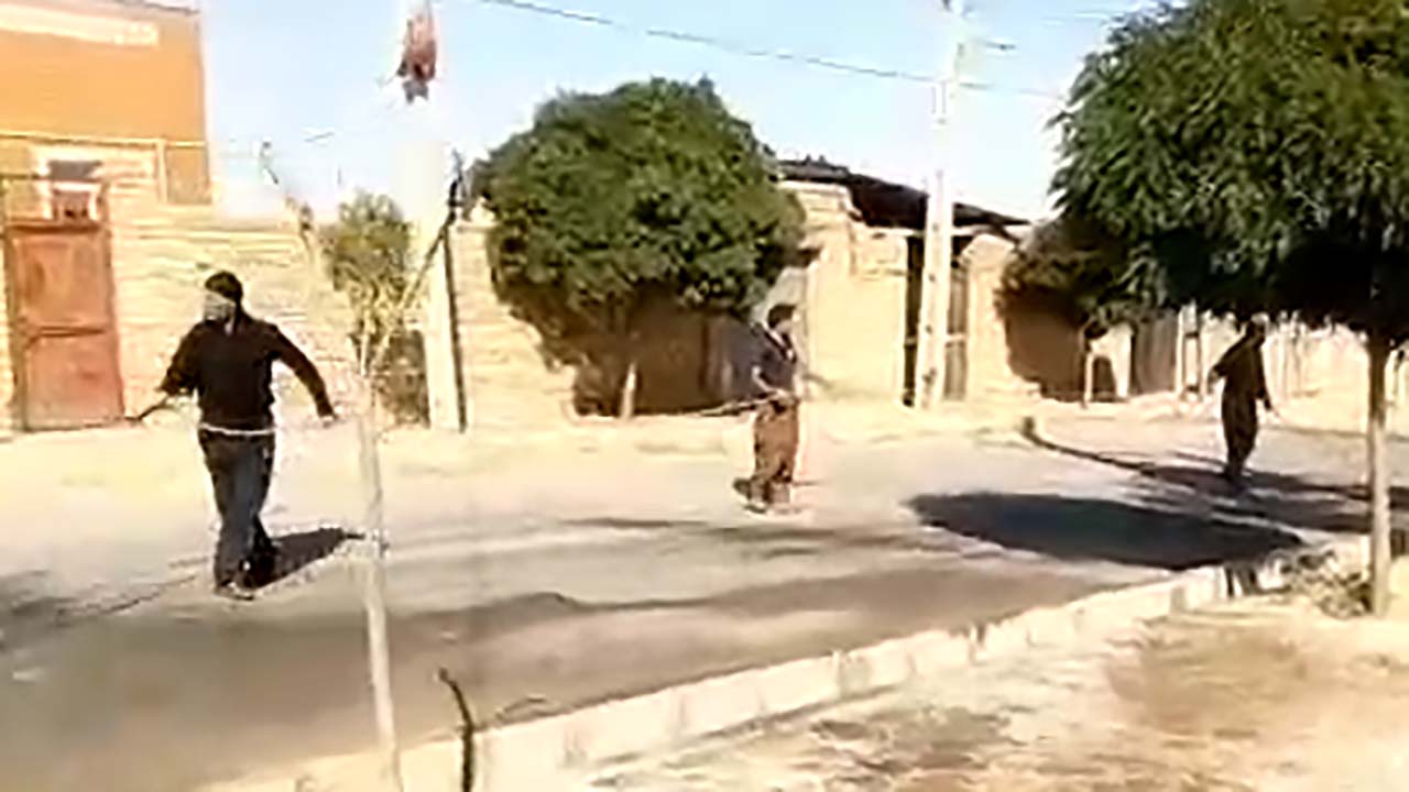 ضدعفونی کردن معابر در روستای قاسم‌آباد + فیلم