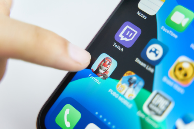 مشکلات اپل و اپیک گیمز مشکلات اپل و اپیک گیمز