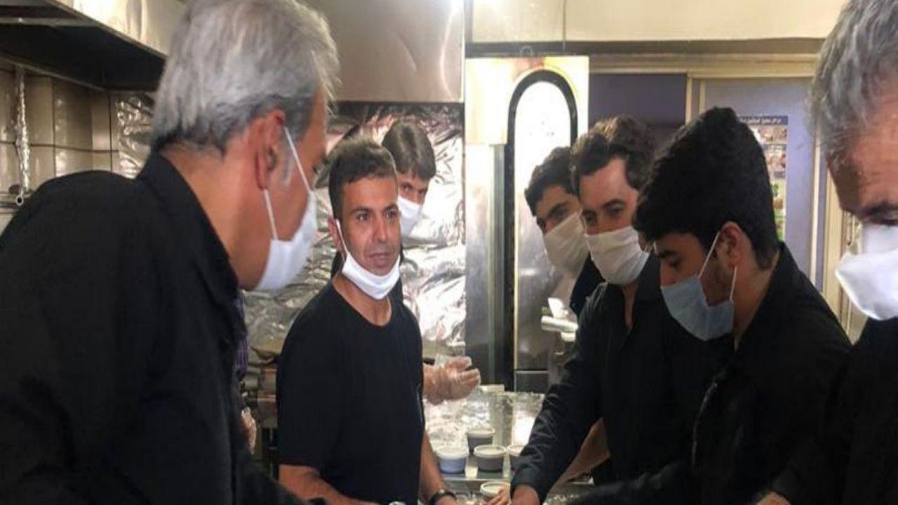 حضور سرمربی تیم ملی فوتسال در مراسم تاسوعای حسینی
