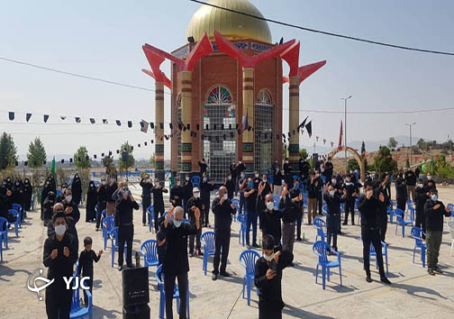 فارس یکپارچه سیاهپوش در عزای علمدار دشت کربلا 