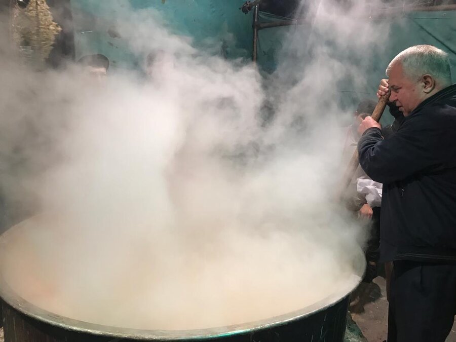 علی پروین در مراسم عزای حسینی + عکس