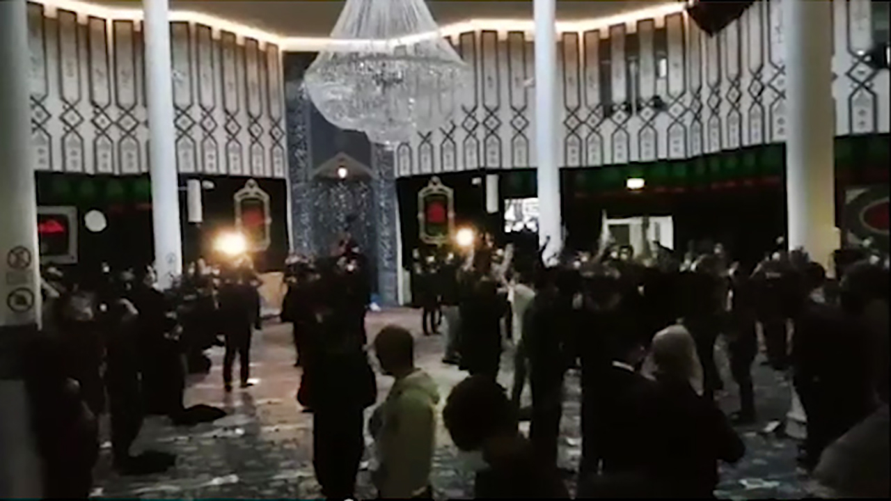 عزاداری عاشقان حسینی (ع) در مسجد امام علی (ع) دانمارک + فیلم