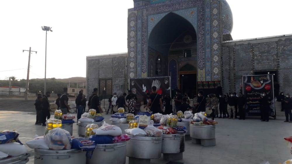 اجرای طرح نذرواره حسینی به شیوه متفاوت در شهرستان حاجی آباد