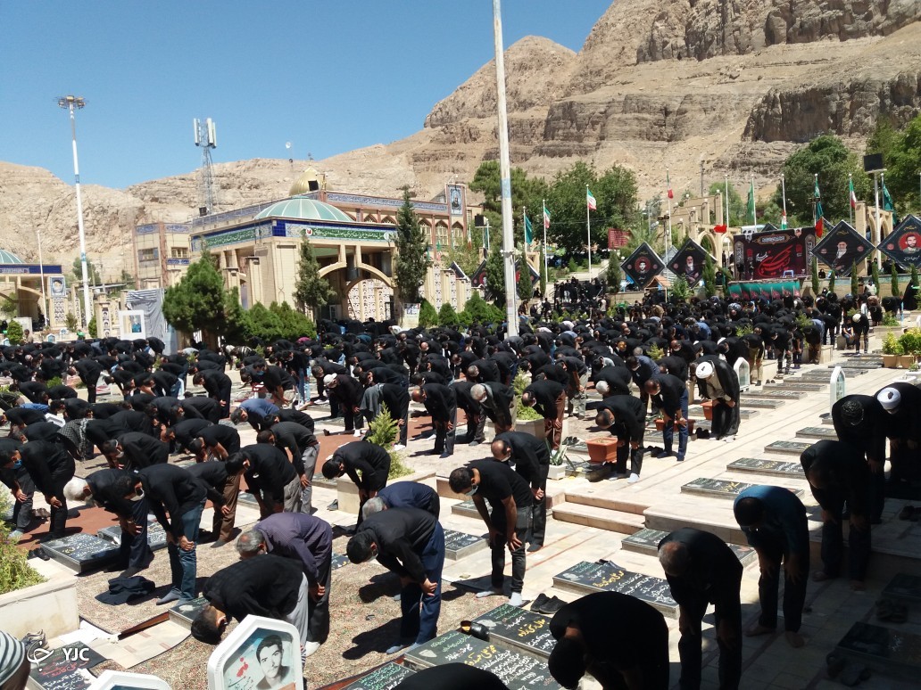 اقامه نماز روز عاشورا در کرمان