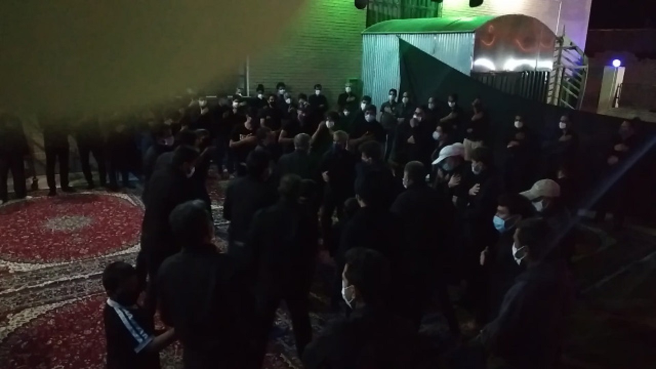 مراسم عزاداری شب عاشورای حسینی در «انارستانک» + فیلم