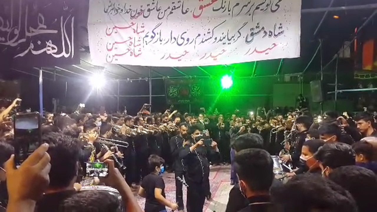 برپایی دسته عزاداری در خمینی‌شهر + فیلم