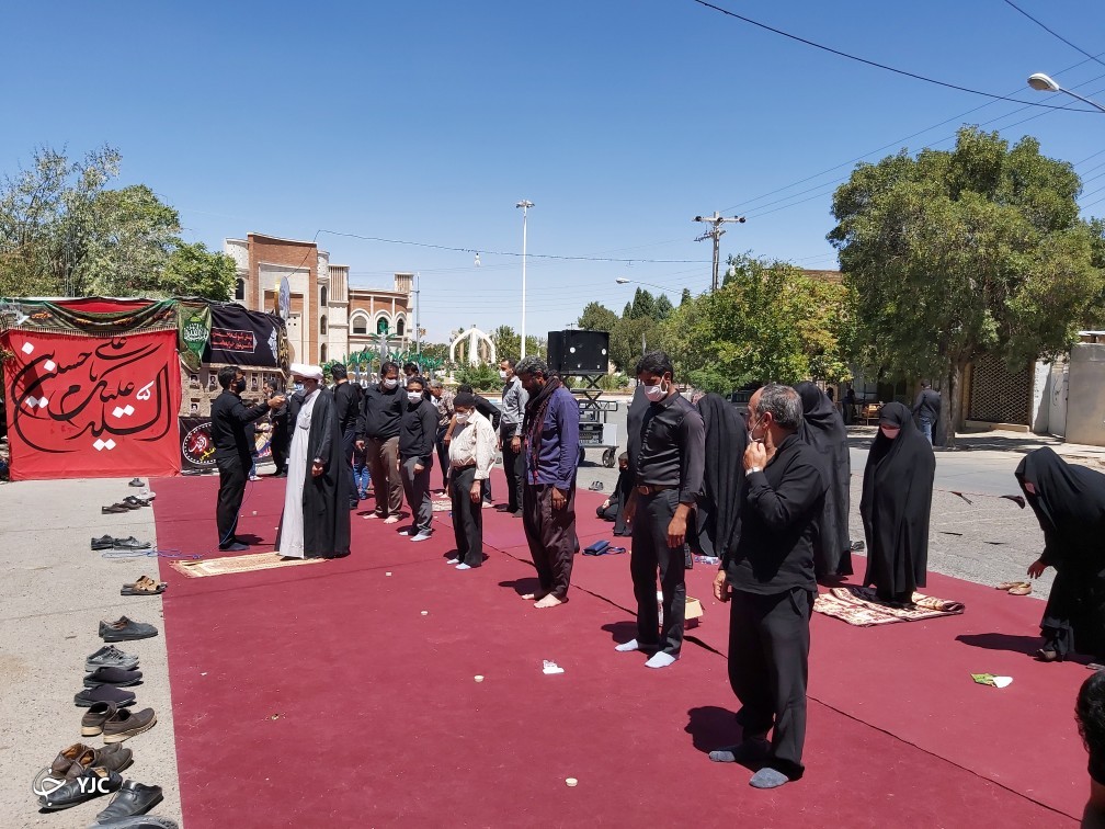 اقامه نماز ظهر عاشورا در کرمان