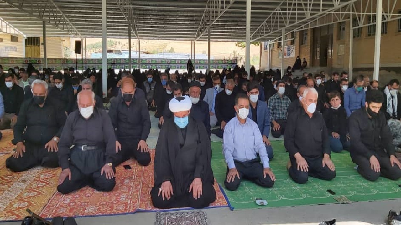 اقامه نماز ظهر عاشورا 