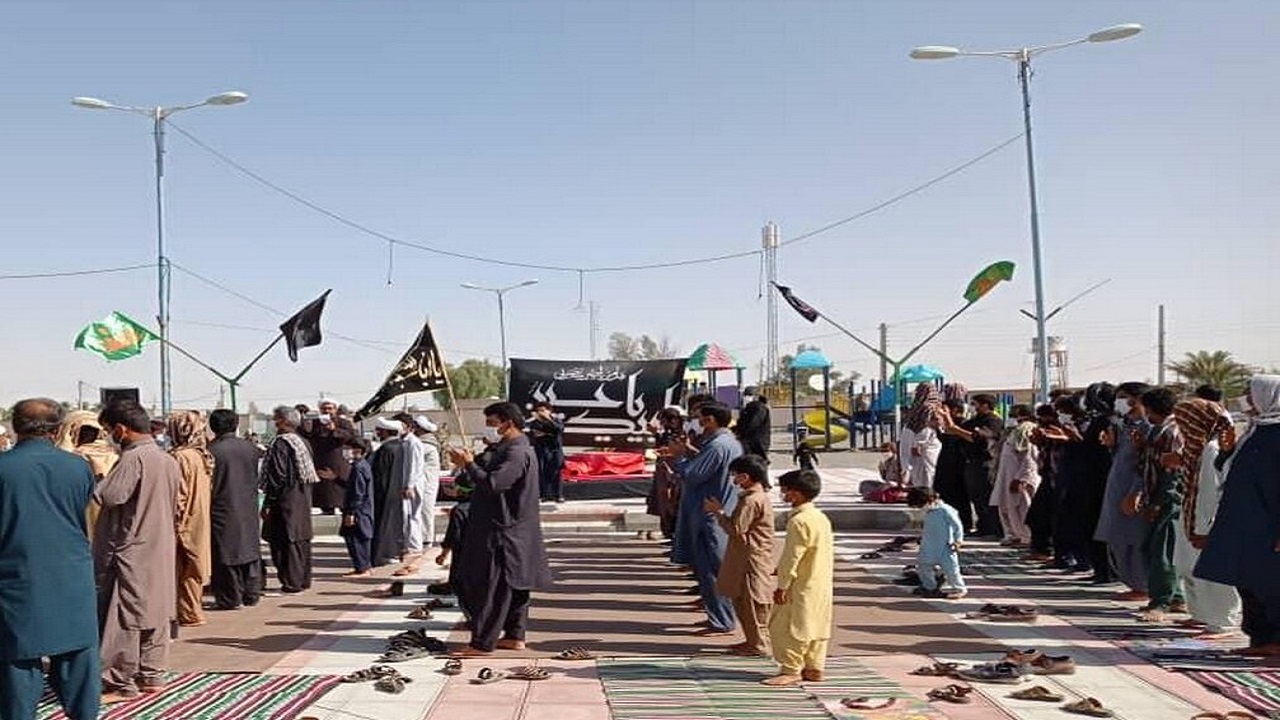 نماز ظهر عاشورا در سیستان و بلوچستان اقامه شد+تصاویر