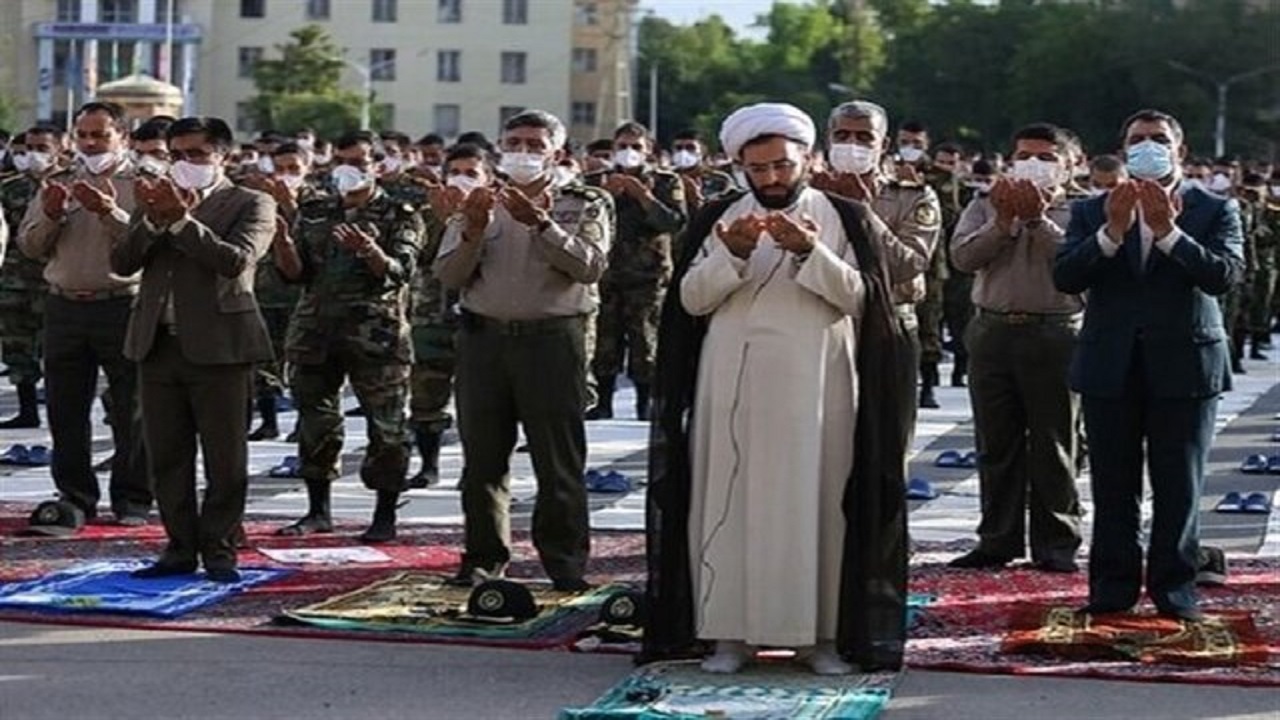 اقامه نماز ظهر عاشورا در یگان‌ها و کوی‌های سازمانی ارتش