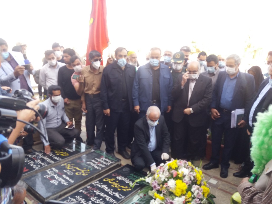 ادای احترام معاون رییس جمهور به مقام شامخ سردار سلیمانی
