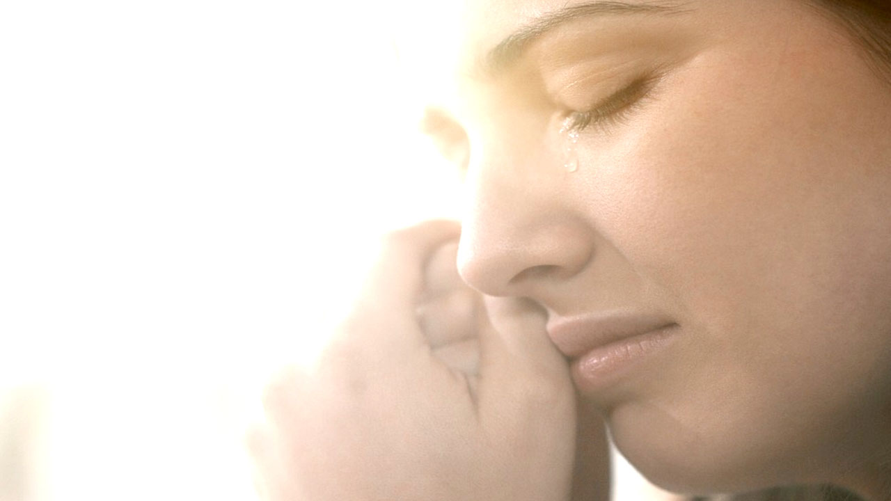 گریه کردن خانم‌ها نشانه ضعف است؟