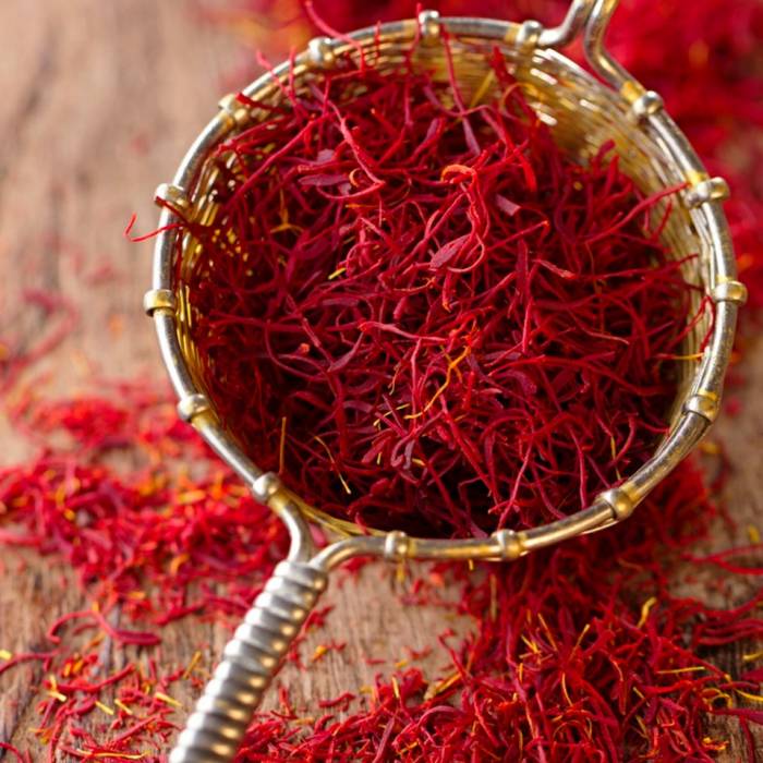 طلای سرخ گرفتار دلالان است طلای سرخ گرفتار دلالان است