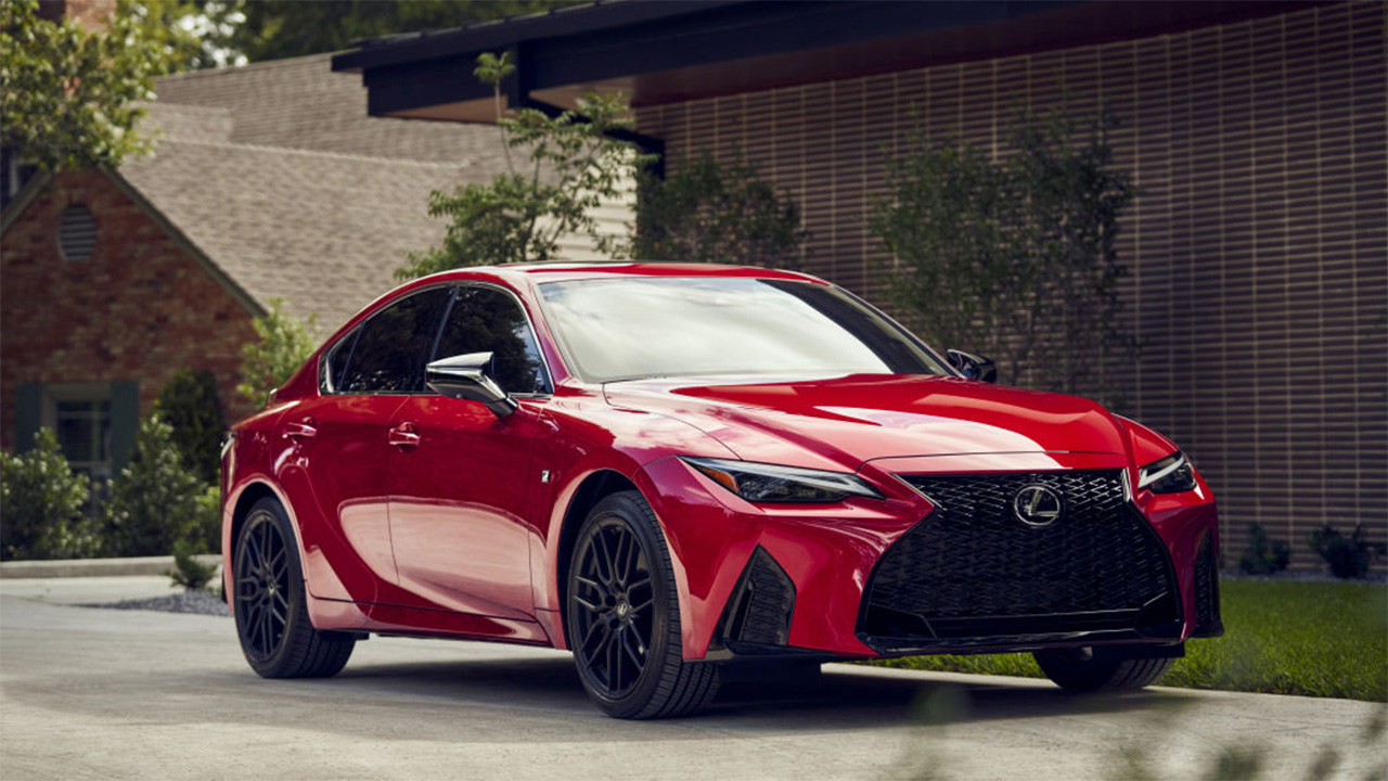 قیمت پایین Lexus IS نسبت به رقبا
